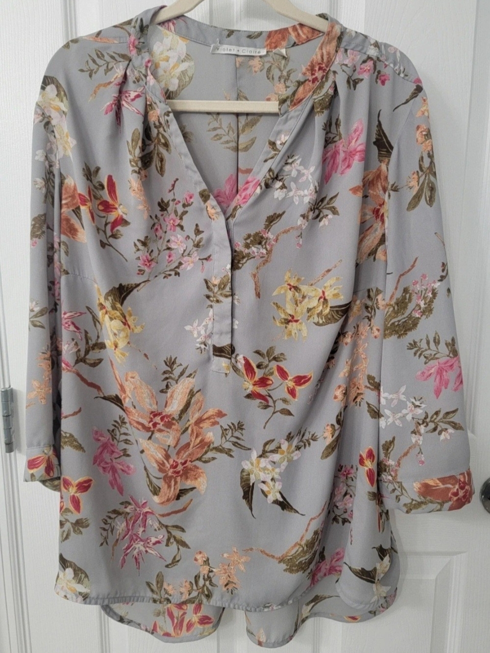 Violet & Claire Light Gray Floral Tunic with Pink & Yellow Accents